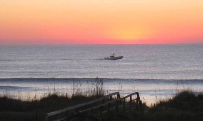 Wilmington Beach Condo | 2 BR condo in Sand Pebbles w ocean views!