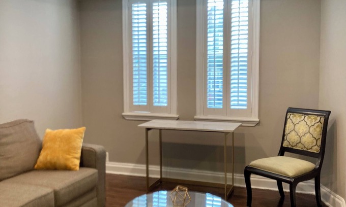 Parkview/Woodbrook Apartment | 2 BR., FREE WIFI & Laundry, Mondawmin Metro, Mall and Baltimore Druid Hill Park