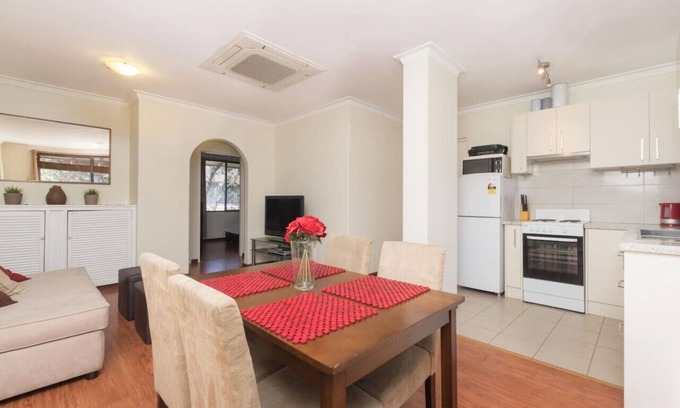 Mount Lawley Apartment | 2 BR getaway! 4.8km to CBD & 10km to airport