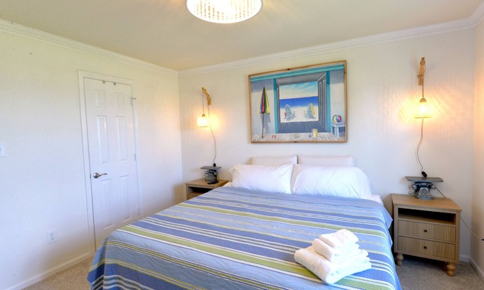 Kitty Hawk Condo | 2 BR Kitty Hawk Condo: Heat/AC, WiFi, Pool, Tennis & Pickleball Near Ocean