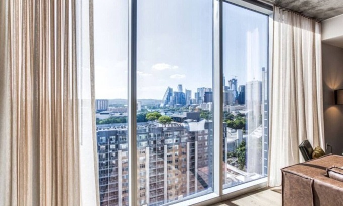 Rainey Street Historic District Apartment | 2 BR Lux Panoramic View | Rainey