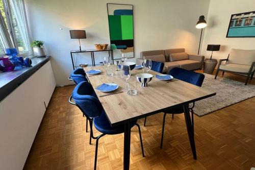 Neuschwabing Apartment | 2 BR- New, cozy apartment for 5 people