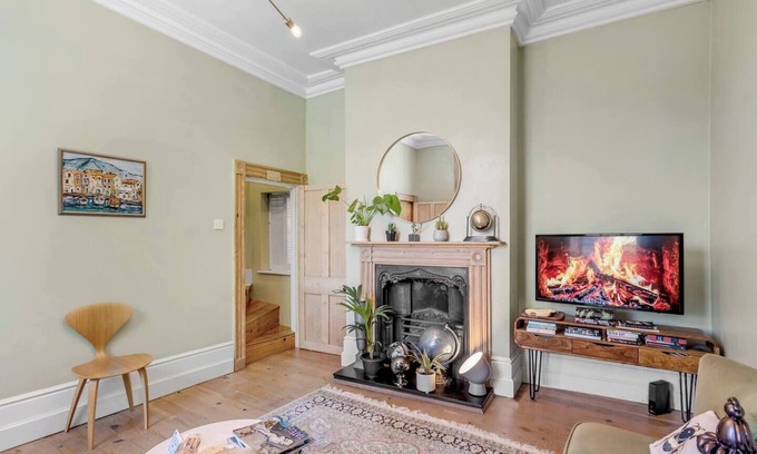 Norwich House | 2 BR Pottergate | Central | Workspace| Free WiFi
