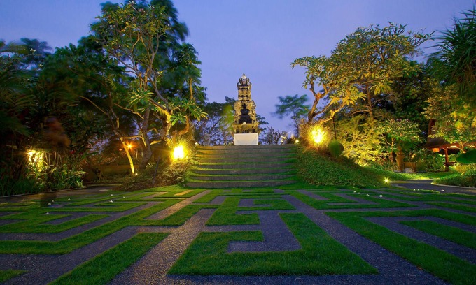 Nakula Villa | 2 BR Private Pool Villa, 5 mnts walking to the beach and Seminyak shopping area