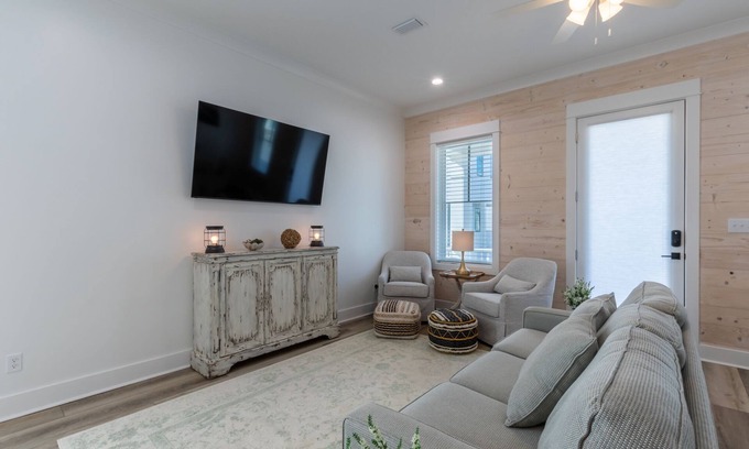 Orange Beach House | 2 BR, Sleeps 8, Pool Access, Across from the Beach!