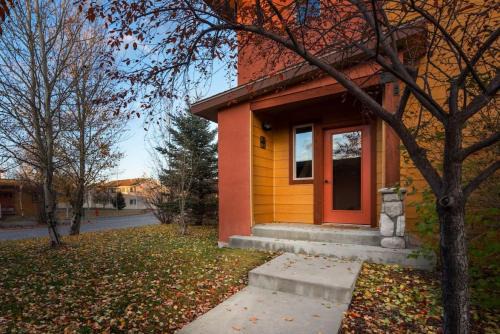 Sage Hen House | 2 Br Upstairs Condo With Ac in Victor, Id
