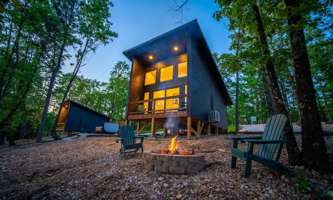 Jasper Cabin | 2 Cabins, Hot Tub, 3 mi to BNR