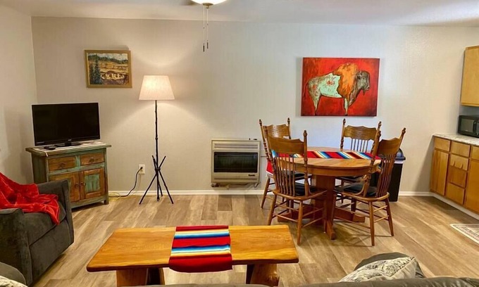Glenwood House | #2 Casita Tatonka at the Catwalk, 2 BdRm Casita w/Kitchen