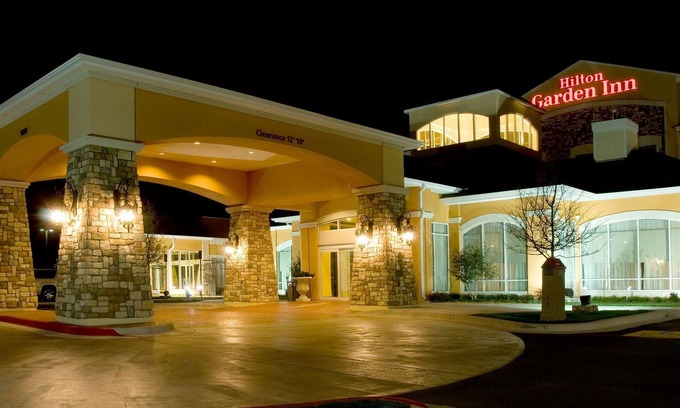 Soncy Hotel | 2 Connecting Suites at a Hotel