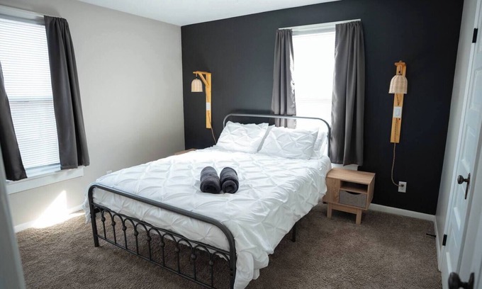 Saint Marys  Allen County Apartment | 2 Cozy & Stylish Queen Beds in Fort Wayne