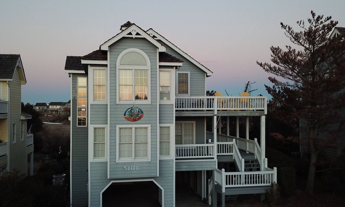 Nags Head House | 2 Crabby: Feels like home! Spectacular views, beach club Summer 2025 filling up!