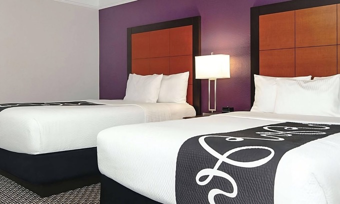 Guasti Hotel | 2 Double Beds at La Quinta Inn & Suites by Wyndham Ontario Airport