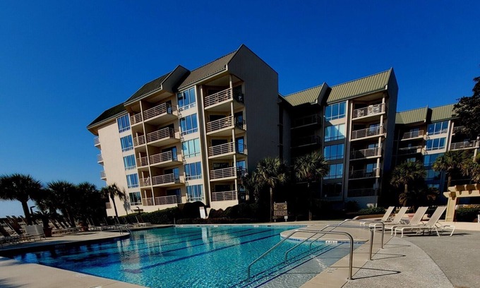 Palmetto Dunes Condo | 2 FREE DAILY Hours of Tennis or Pickleball.2 Oceanfront pools, with hot tubs,