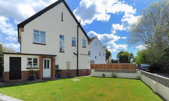 Bridport House | 2 Grange Villas