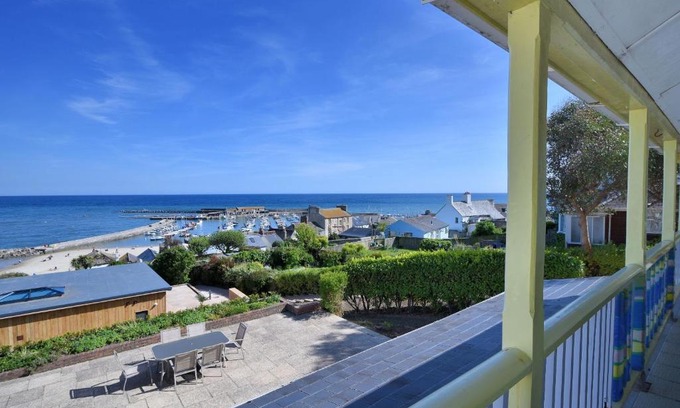 Lyme Regis Apartment | 2 Harbour Heights