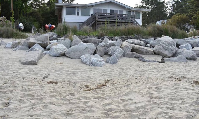 Point Lookout House | 🏖 2 Homes in 1 – Private Beach, Sleeps 14, w Fire Pit, Kayaks, WiFi, Near DC