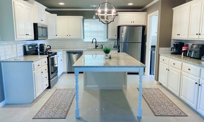 Amarillo House | 2 KING BED,central, by hwy, peaceful neighborhood
