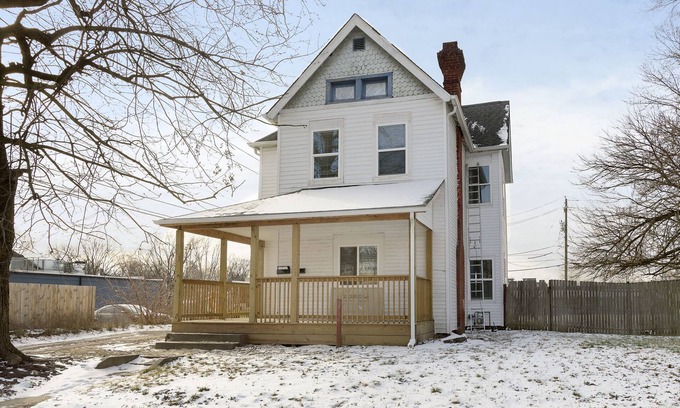 Windsor Park House | 2 King Bedroom House Super Close to Mass Ave and Bottleworks