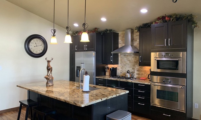 Dillon Condo | 2 King Beds - Million $$ Lake & Mountain View