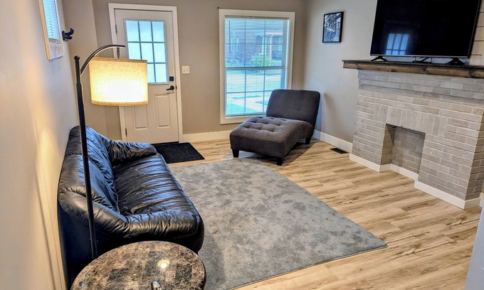 Columbus House | 2 king beds w/attached bathrooms. Centrally located. 34 dollars/night per room
