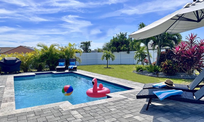 Diplomat House | 2 King Suites, Game Rm, Large Private Fenced Yard