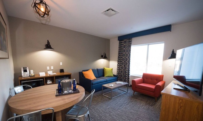 Circleville Resort | 2 Large Accommodations! With Indoor Waterpark & Arcade Access! Free Parking!