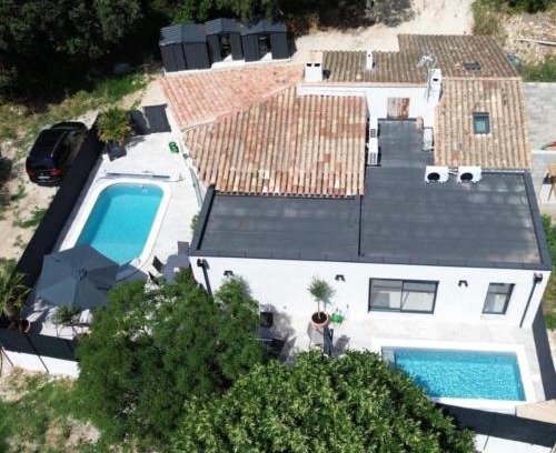 Saint-Maximin House | 2 maisons 2 piscines idéal groupes & familles
