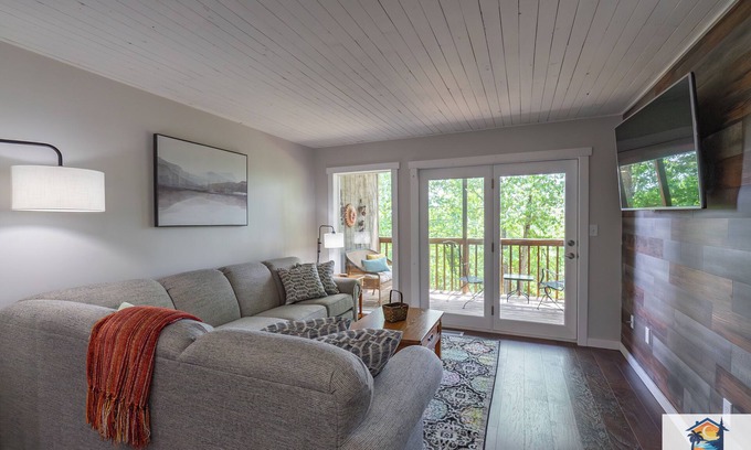 Notch Estates Condo | 😲2 Master Bedrooms! WALK-IN unit-Near Silver$City🎢 (HH9-3+4)