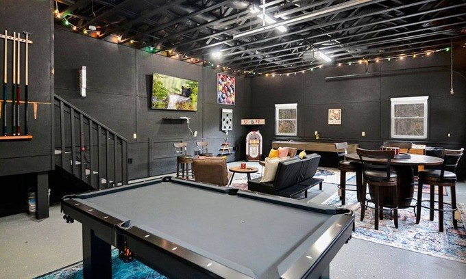 Blue Ridge Cabin | 2 Masters + 2 Kitchens + Game Room + Fire Pit + Hot Tub