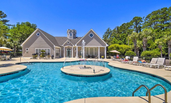 Vaught Condo | < 2 Mi to Beach: Savannah Shores Resort Condo!