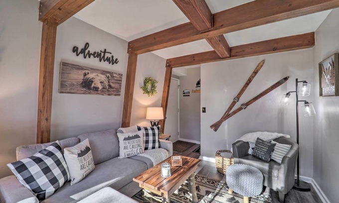 Banner Elk House | 2 Mi to Dtwn: Banner Elk Mtn Townhome w/Deck!