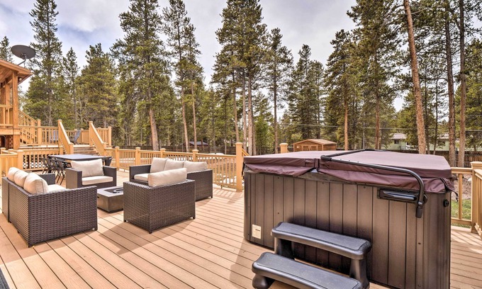 Leadville North House | 2 Mi to Dtwn: Leadville Haven w/2 Furnished Decks