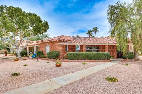 Encanto House | 2 Mi to Dtwn Phoenix Getaway with Patio