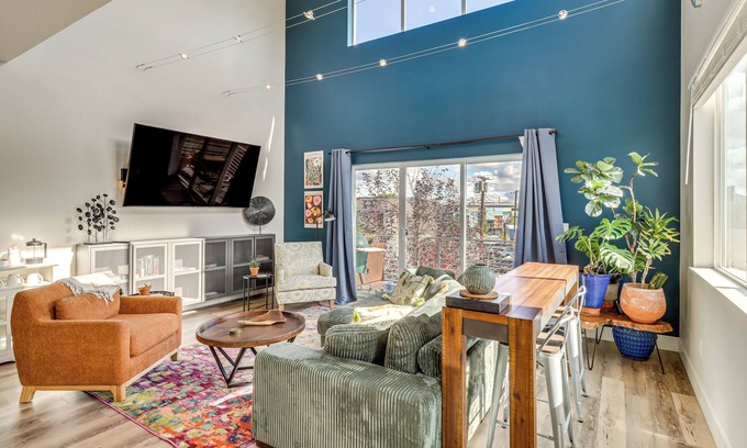 Old Southwest House | < 2 Mi to Dtwn Reno: Luxe MidTown Gem w/Patio