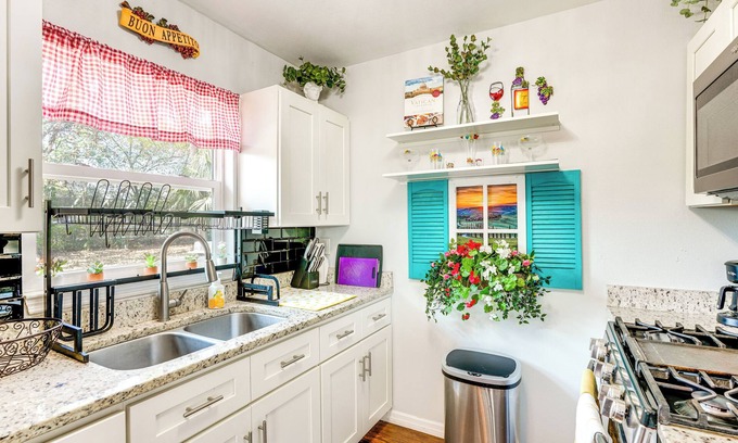 Fruitland Park Cottage | 2 Mi to Lake Griffin: Fruitland Park Home
