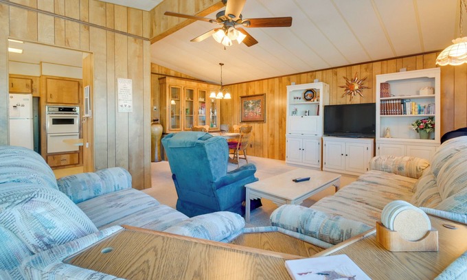 Desert Hills House | 2 Mi to Lake Havasu: Pet-Friendly Home w/Grill!