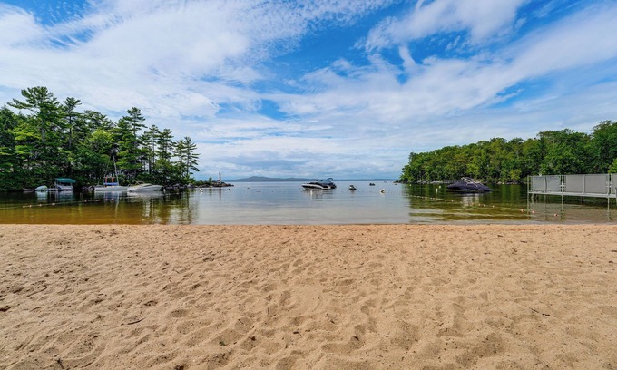Standish Cabin | 2 Mi to Marina & Beach: Frye Island Retreat!