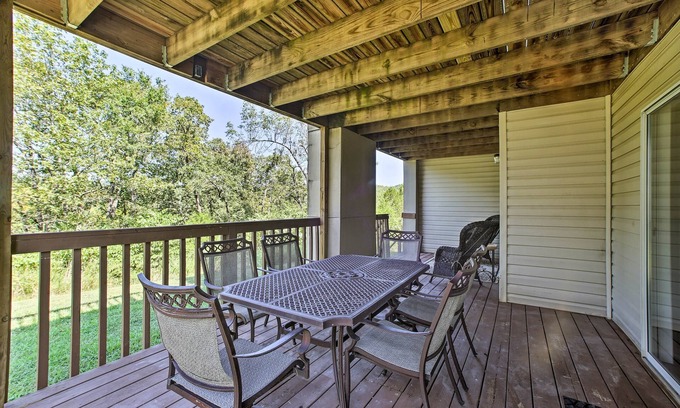 Indian Point Condo | 2 Mi to Silver Dollar City: Branson Resort Condo