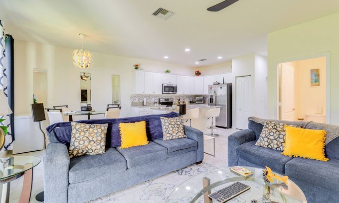 Vero Beach House | 2 Mi to Vero Beach Outlets: Townhome w/Pool