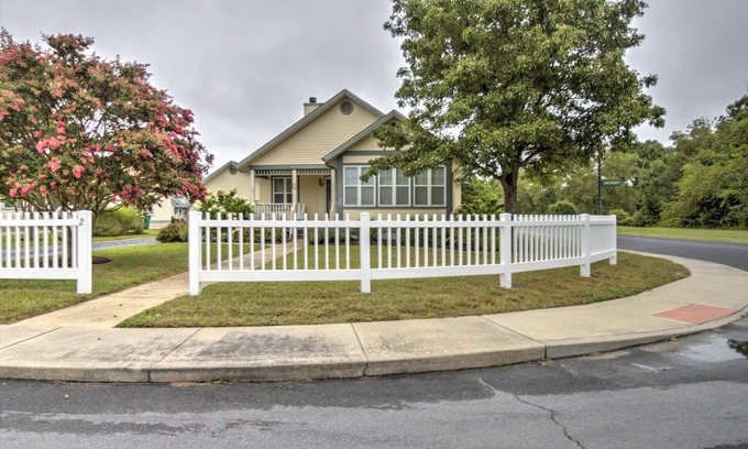 Savannah's Landing House | 2 Miles to Beach, Sleeps 8, 2 BR, 2 BA, with Community Pool, Tennis, Golf, & Other Free Activities