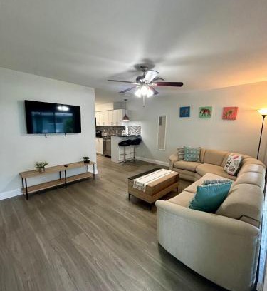 Lauderdale-by-the-Sea Apartment | 2 min walk to beach with free parking at Lauderdale 21-3