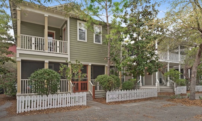 Seagrove Beach House | 2 Mins to the Gulf, Sleeps 10, Seagrove Beach + Free Attraction Tickets!