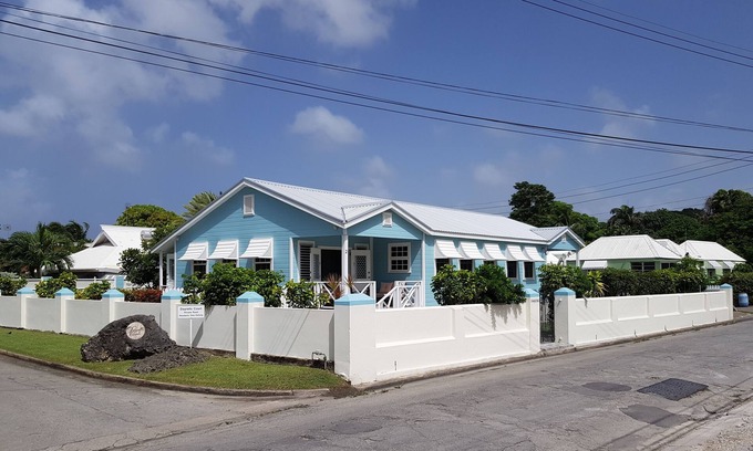 Rockley Apartment | 2 minute Walk to Beach, Newly Renovated, 2 Bedroom 2 Bathroom Apartment #2
