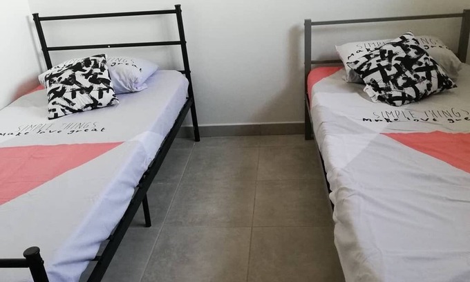 Chusclan House | 2 New Apartments in residence in Orsan for 11 people