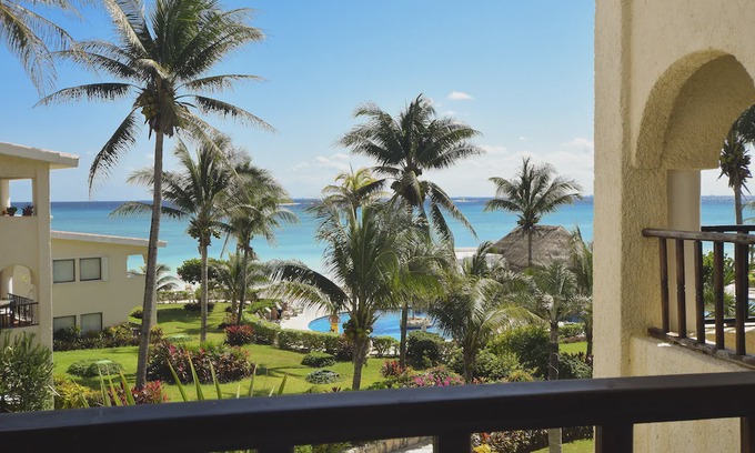 Playacar Fase I Condo | 2 Ocean View Terraces! Spacious, Split Level, 3 Bdrm, 3 Bath - XH7117