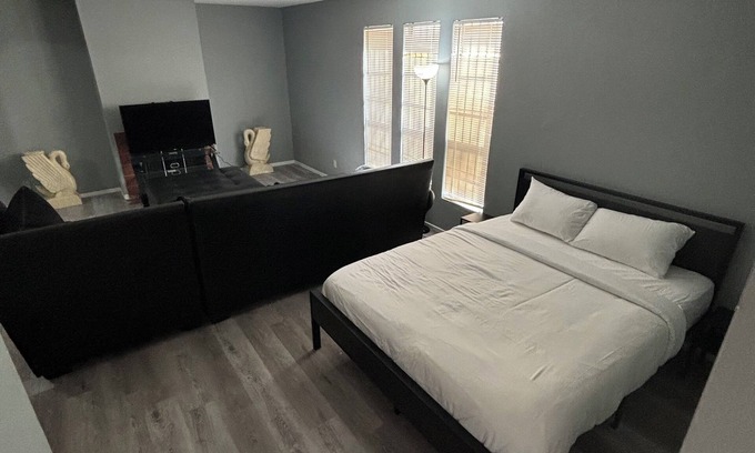Las Vegas Apartment | 2 or 3 Bedroom Walk to Strip MGM Casino Shop Club