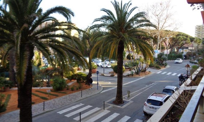 Le Lavandou Apartment | 2 pièces climatisé avec terrasse et parking - Centre ville Le Lavandou - FR-1-308-66