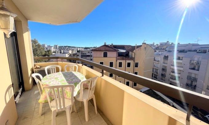 Juan-les-Pins Apartment | 2 Pieces Proche mer