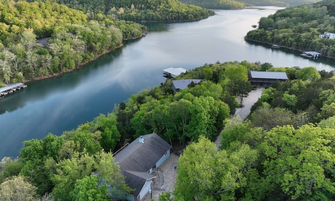 Sylvan Shores House | 2 Primary Suites! 4.5BR Beaver Lakefront, Lake view.