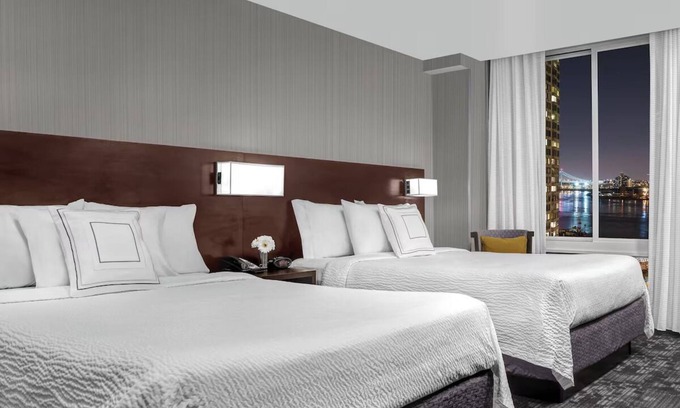 Upper East Side Hotel | 2 Queen Beds at Courtyard New York Manhattan! Onsite Dining!
